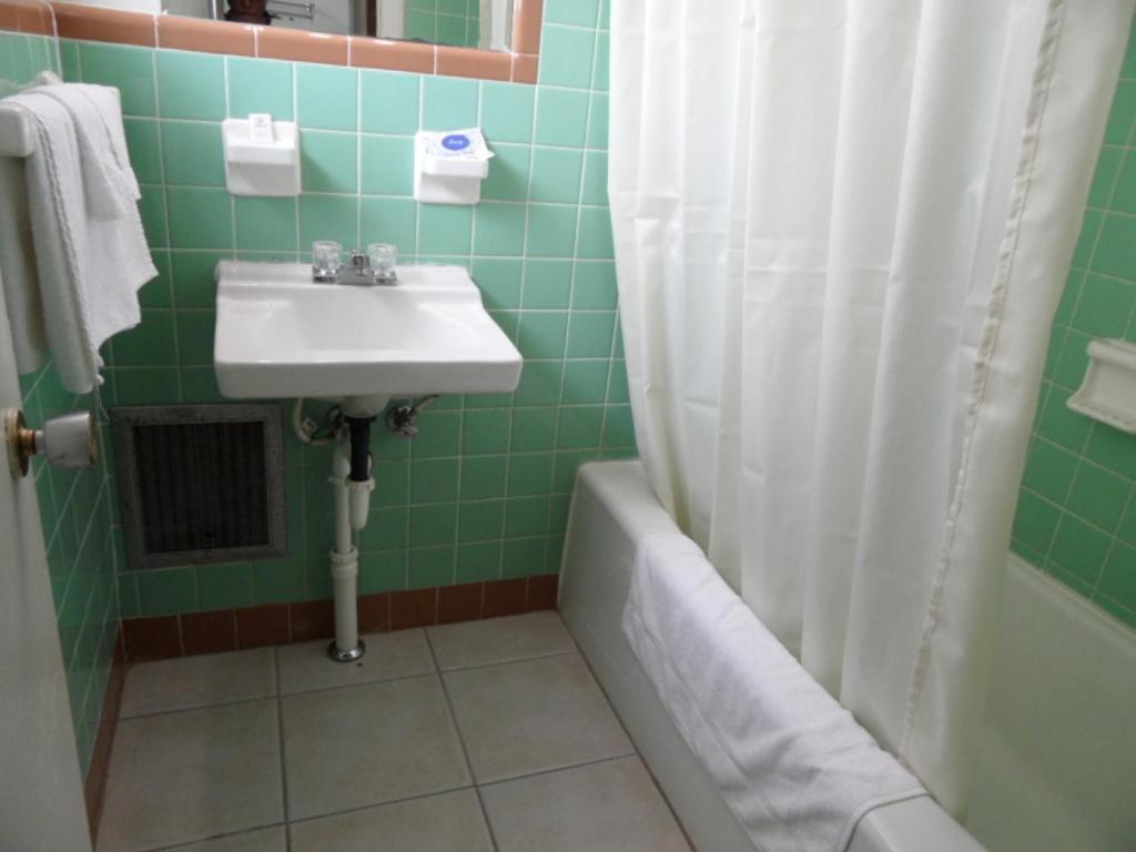 Skyland Motel Корнелия Стая снимка