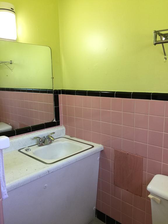 Skyland Motel Корнелия Екстериор снимка