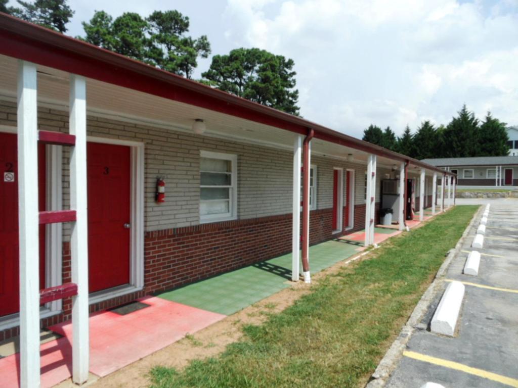 Skyland Motel Корнелия Екстериор снимка